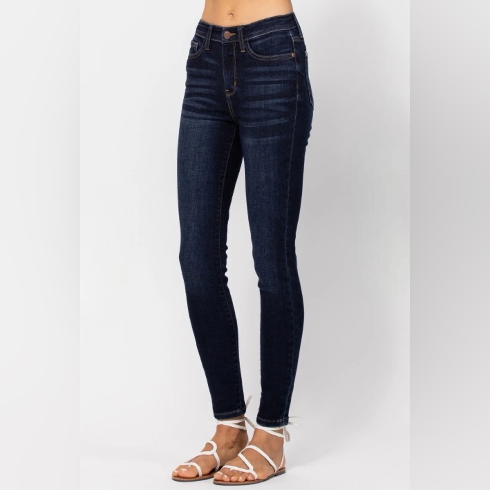 LIKE NEW Judy Blue Dark Blue Skinny Jeans Size 7/28